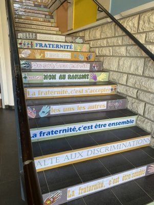 escaliers 1 {JPEG}