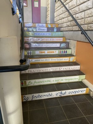 escaliers 2 {JPEG}