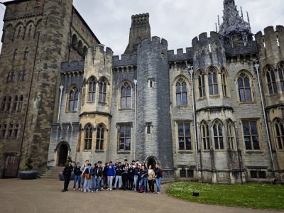 Mardi 5 Cardiff Castle 6 {JPEG}