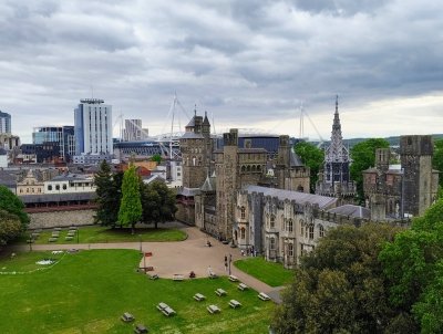 Mardi 5 Cardiff Castle 1 {JPEG}