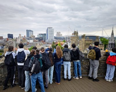Mardi 5 Cardiff Castle 7 {JPEG}